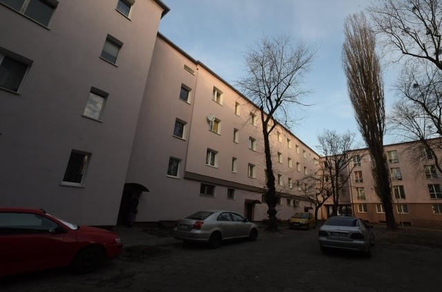 Do morderstwa doszło w jednym z bloków przy ul.  Bojowników Getta Warszawskiego.