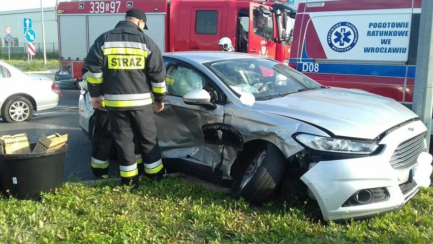 Wypadek przy autostradzie A4 pod Wrocławiem [ZDJĘCIA]