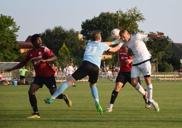 LZS Piotrówka - Victoria Chróścice 0-0