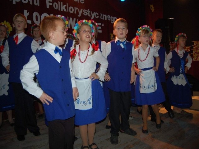 W Zespole Szkół w Sicienku wystąpi m.in. ludowy zespół z Samsieczna "Frechowne Sznupki&#8221;. W gwarze krajeńskiej znaczy to tyle co: pyskate buzie.