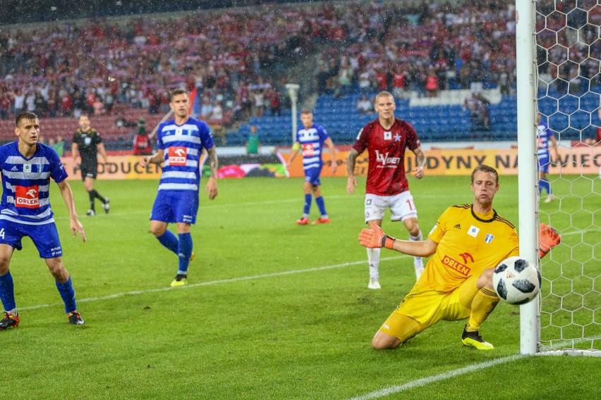 Wisła Kraków tylko remisuje z Wisłą Płock, choć sytuacji miała więcej