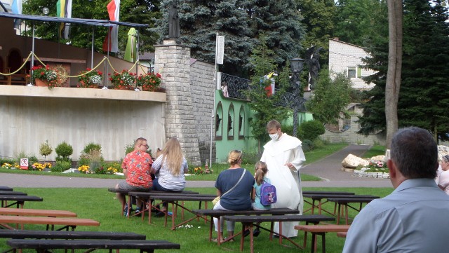 Kwarantanna w klasztorze w Leśniowie.Zobacz kolejne zdjęcia. Przesuwaj zdjęcia w prawo - naciśnij strzałkę lub przycisk NASTĘPNE