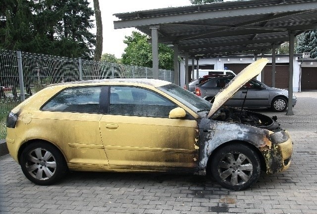 Wciąż nie wiadomo, kto podpalił to audi...