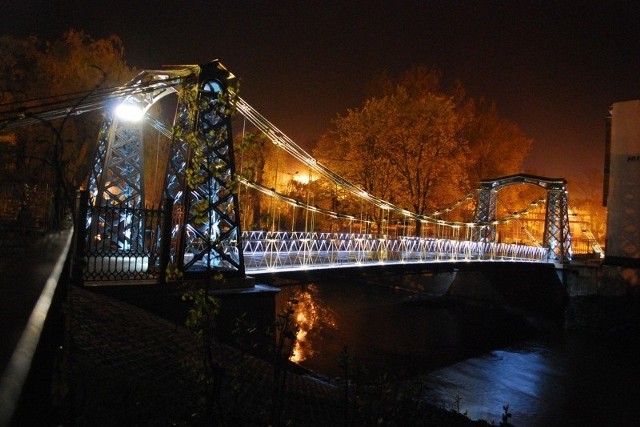 Przeprawa w Ozimku to najstarszy żeliwny most wiszący na kontynencie europejskim.