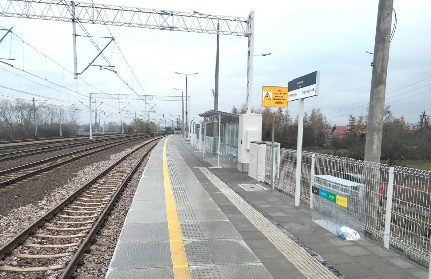 Nowy peron  na przystanku Hurko, na trasie Przemyśla -...