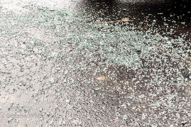 21-latek rzucił butelką w autobus. Szkło raniło 14-letnią pasażerkę.