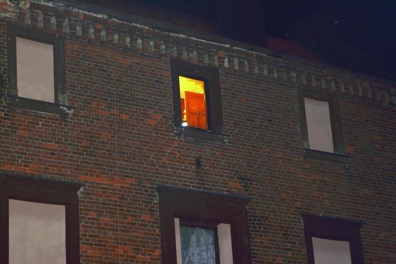 Klucze. W nocy w budynku mieszkalnym w Jaroszowcu doszło do wybuchu gazu ulatniającego się z butli [ZDJĘCIA]