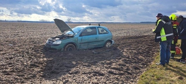 Auto wypadło z drogi