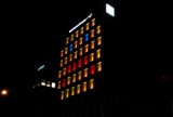 Wrocław: Projekt P.I.W.O. ma konkurencję? Green Towers w nocy jest potężnym wyświetlaczem (FILM)