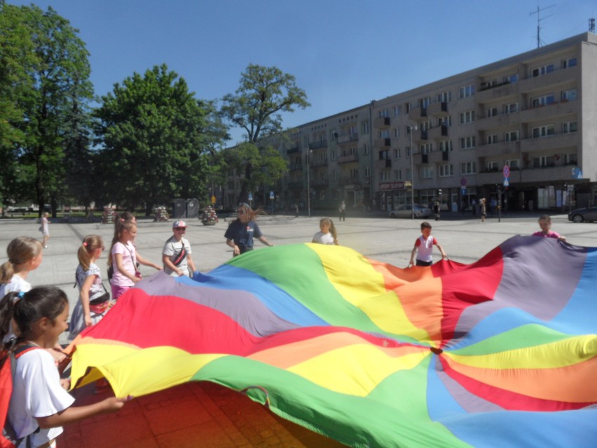 Częstochowa: Festyn bardzo energetyczny dla dzieci na placu Biegańskiego ZDJĘCIA