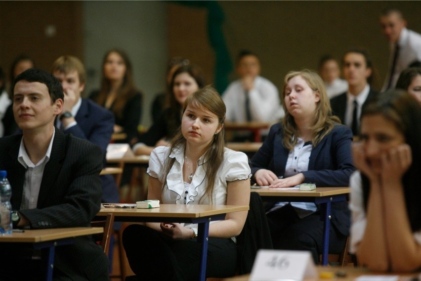 Fizyka - próbna matura poziom rozszerzony grudzień 2014 -...