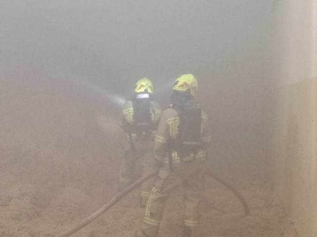 W nocy z poniedziałku na wtorek doszło do pożaru w jednej z hal produkcyjnych w zakładzie w Suliszewie. W akcji gaszenia pożaru brało udział kilkanaście jednostek Straży Pożarnej z regionu drawskiego.Zobacz także Pożar w Bugnie