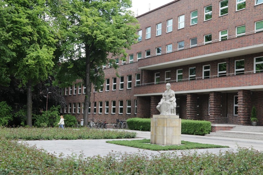 Instytut Onkologii w Gliwicach będzie miał nowy budynek i parking na 800 samochodów. Powstaną w ciągu 5 lat