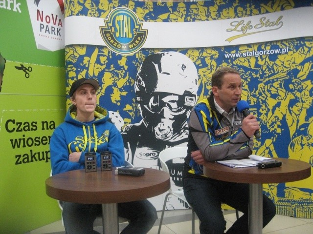 Linus Sundstroem i Piotr Paluch podczas środowej konferencji prasowej przed meczem z Unią Leszno.