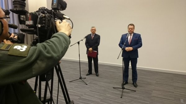 Wiceminister Jarosław Zieliński zapowiada cofnięcie decyzji o nagrodach dla komendantów policji