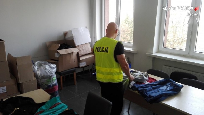 Będzin: Bułgar handlował na targu podróbkami odzieży wartymi prawie pół miliona zł ZDJĘCIA 