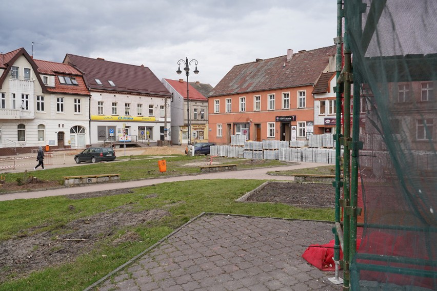 Sprawdzamy postępy prac rewitalizacyjnych centrum Sępólna...