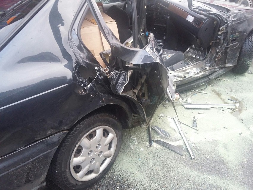 Wypadek na skrzyżowaniu Tuwima i Kołłątaja (zdjęcia, wideo)
