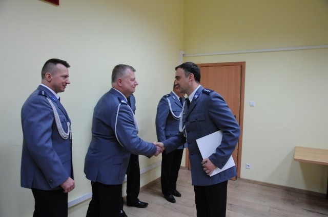 Komendant Jacek Juwa przekazał na ręce Grzegorza Bajdy rozkaz powołania na stanowisko zastępcy Komendanta Powiatowego Policji w Mielcu.
