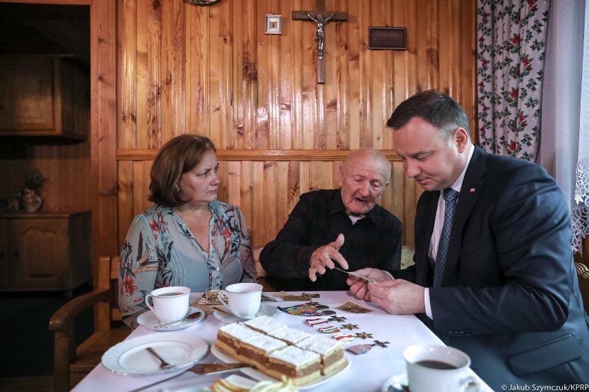 Prezydent RP Andrzej Duda odwiedził pochodzącego z Limanowszczyzny weterana Józefa Kowalczyka [ZDJĘCIA]