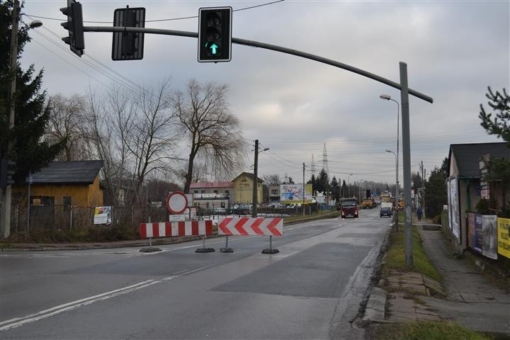Częstochowa: Zamknięcie fragmentu ulicy Warszawskiej. Kierowcy na razie się gubią [ZDJĘCIA]