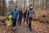 Szermierze AZS AWFiS Gdańsk dają dobry przykład, sprzątają lasy oliwskie i zapraszają do tego mieszkańców ZDJĘCIA
