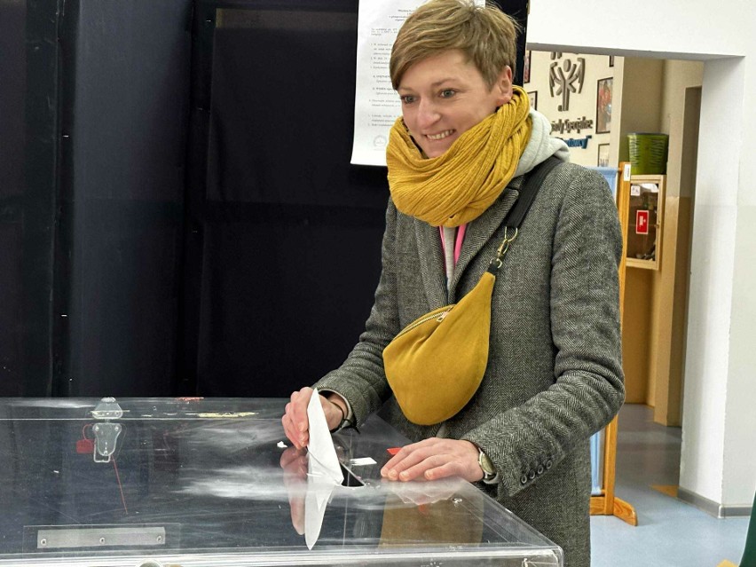 Głosuje Agata Wojda, kandydatka na prezydentkę Kielc