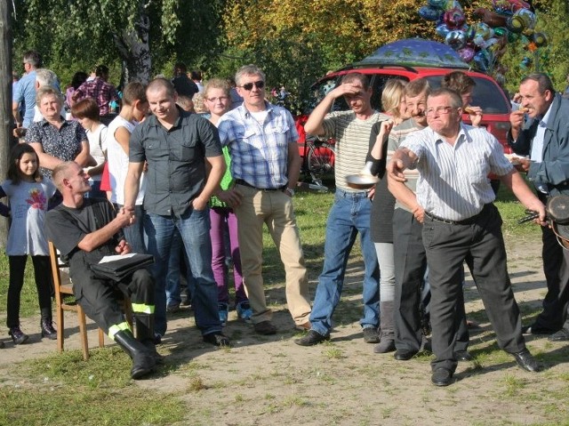 Podczas ubiegłorocznej "Biesiady Królewskiej" w Kiełpu humory dopisywały zwłaszcza biorącym aktywny udział w konkursach