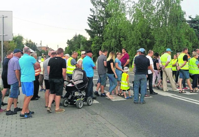 19 czerwca mieszkańcy przez dwie godziny - w ramach protestu - blokowali trasę numer 79 w Mniszewie. Kolejny protest ma być 19 lipca.