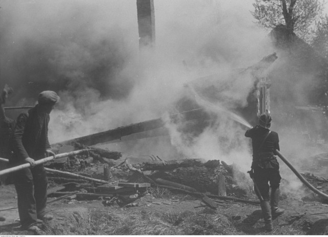 4 lipca 1900 roku w Bydgoszczy doszło do groźnego pożaru. W nocy całkowitemu spaleniu uległy tartak i fabryka mebli Grunewalda mieszcząca się nad Brdą.