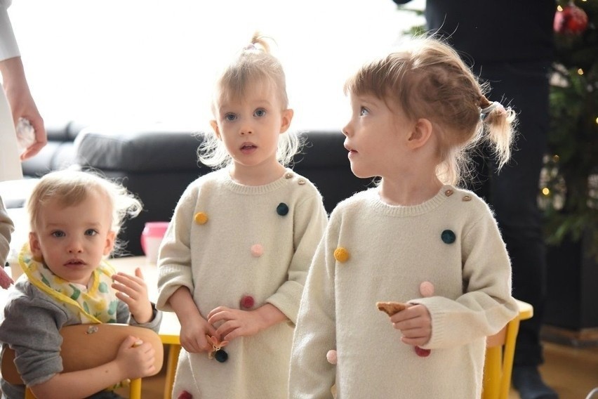 Urocze sześcioraczki z Tylmanowej na rodzinnych zdjęciach
