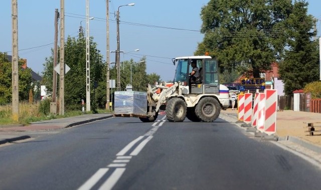 W Sępólnie trwa budowa chodników i ulic. Na niektóre potrzeba sporego wkładu własnego i radni muszą zaciągać kredyty 