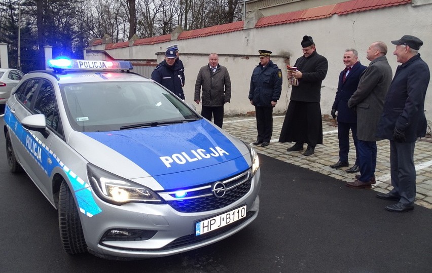 Nowy radiowóz dla policjantów z Brzegu.