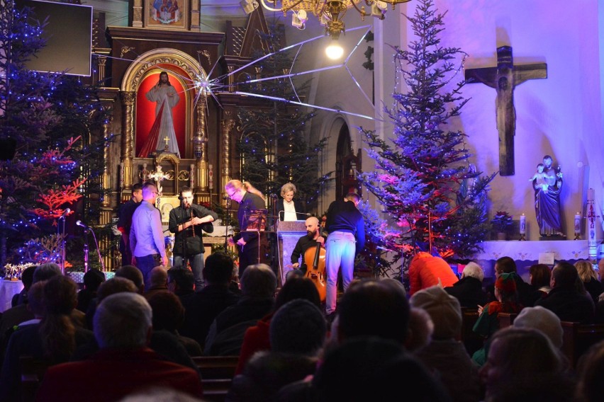 Piękny koncert laureatów VIII Ogólnopolskiego Konkursu Kolęd, Pastorałek i Piosenek Świątecznych „Kolęda płynie z wysokości” w Kielcach
