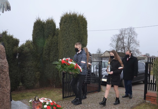 Mieszkańcy Skaryszewa, przedstawiciele władz samorządowych, uczcili w Skaryszewie pamięć Żołnierzy Wyklętych.