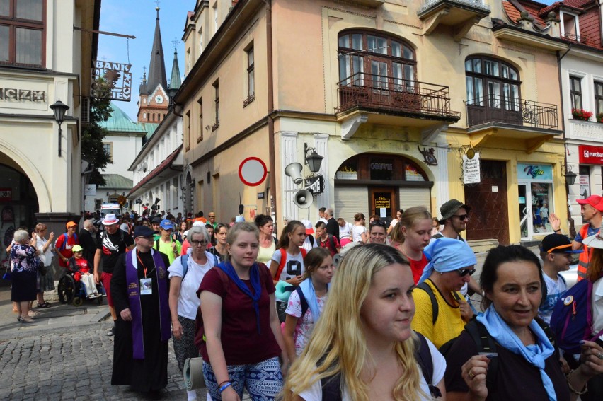 Myślenice. Piesza Pielgrzymka Krakowska wyruszyła w drogę [ZDJĘCIA]