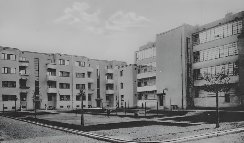 Osiedle przed II wojną światową. Mieszkania posiadały wysoki...
