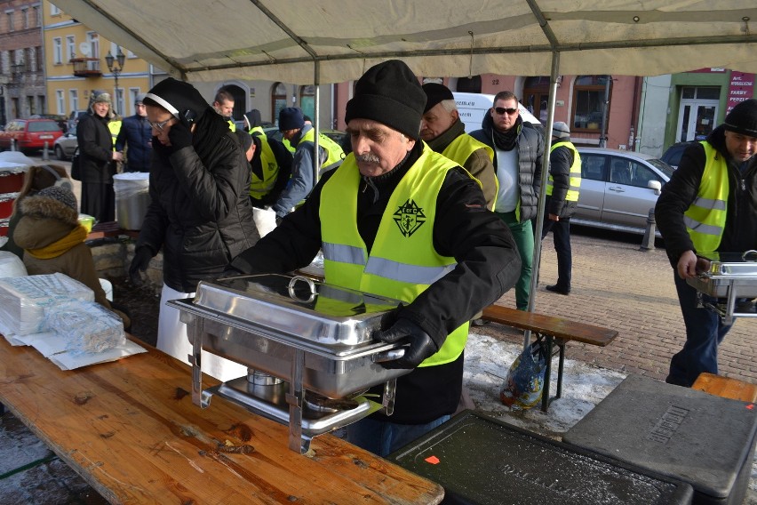 Częstochowa: Wigilia dla ubogich na Starym Rynku [ZDJĘCIA]