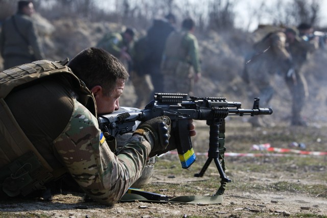 Obwód odeski, Ukraina, 10.03.2023. Trening strzelecki żołnierzy batalionu Tsunami