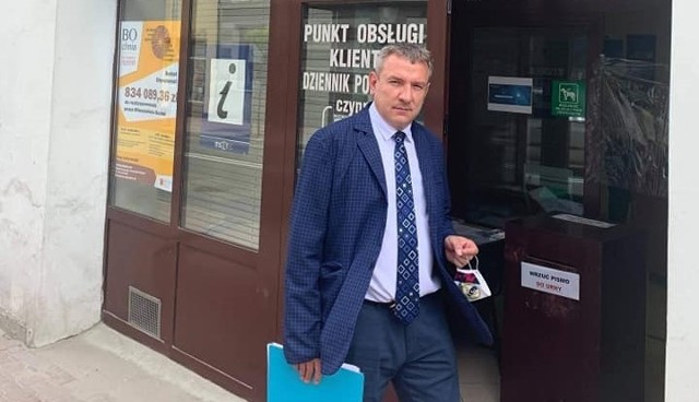 Wojciech Pietras, pełnomocnik komitetu „Koalicja Obywatelska na rzecz lokalnych przedsiębiorców”, złożył projekty uchwał w bocheńskim magistracie 28 maja