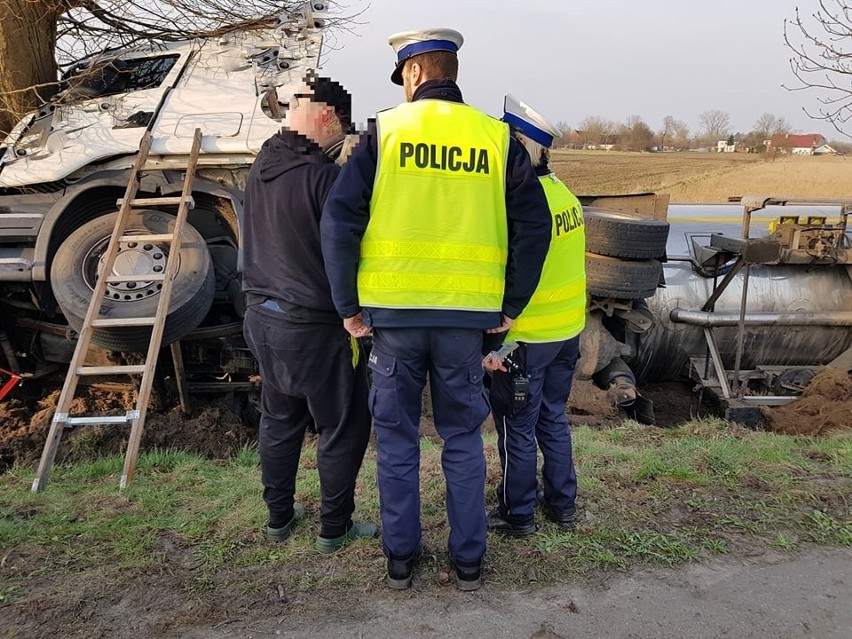 W piątek około godz 7 na drodze nr 163 na odcinku Białogard...