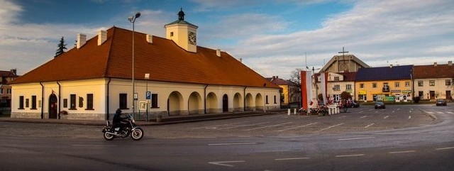 Rynek w Staszowie może być perełką. W tym roku ma powstać dokumentacja techniczna Rewitalizacji Rynku w Staszowie. Do przetargu na to zadanie wpłynęło dwadzieścia ofert.