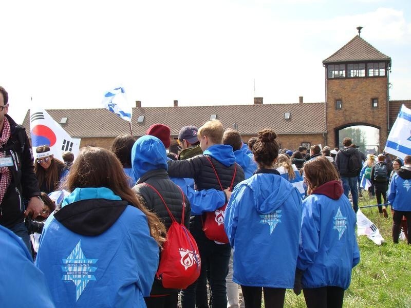 26 Marsz Żywych przeszedł z byłego niemieckiego obozu Auschwitz I do Auschwitz II Birkenau