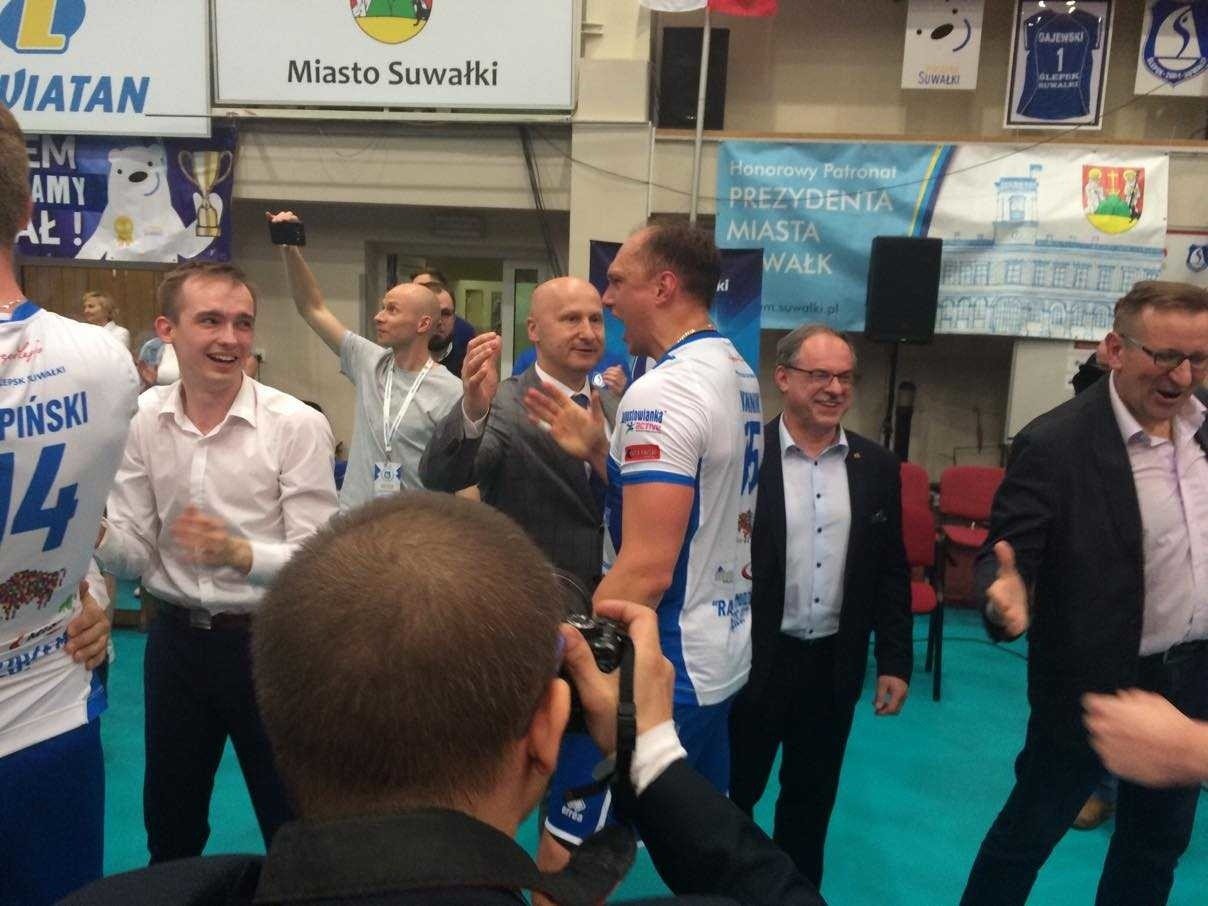 Mecz Ślepsk - Stal Nysa i radość suwalskich siatkarzy po...