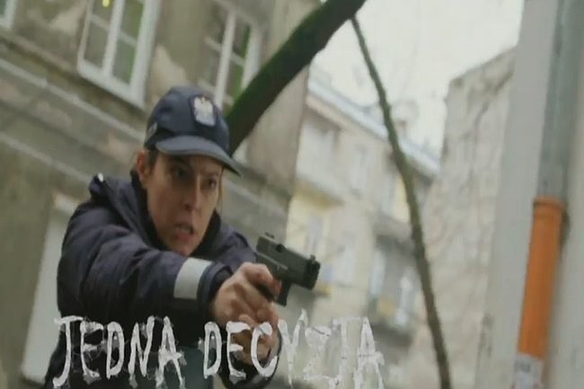 Izabella Filipiak (Anna Mucha) - policjantka. Pewnego dnia...
