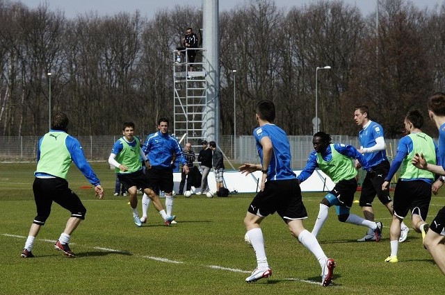 Piłkarze Lecha Poznań ciężko pracują na treningach.