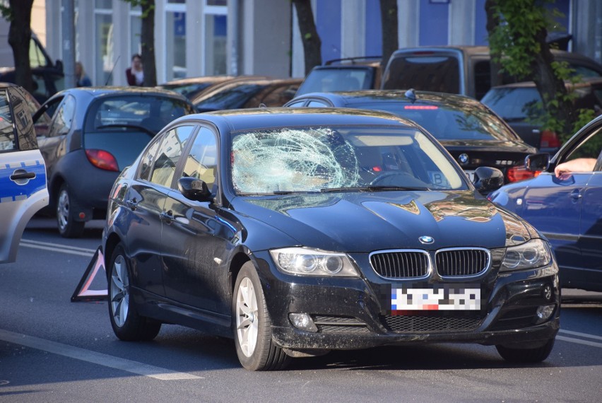 Ze wstępnych ustaleń policji wynika, że BMW kierowała...