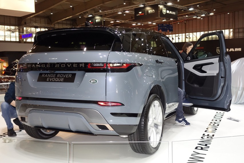 Na pierwszy rzut oka nowy Range Rover Evoque wygląda niemal...