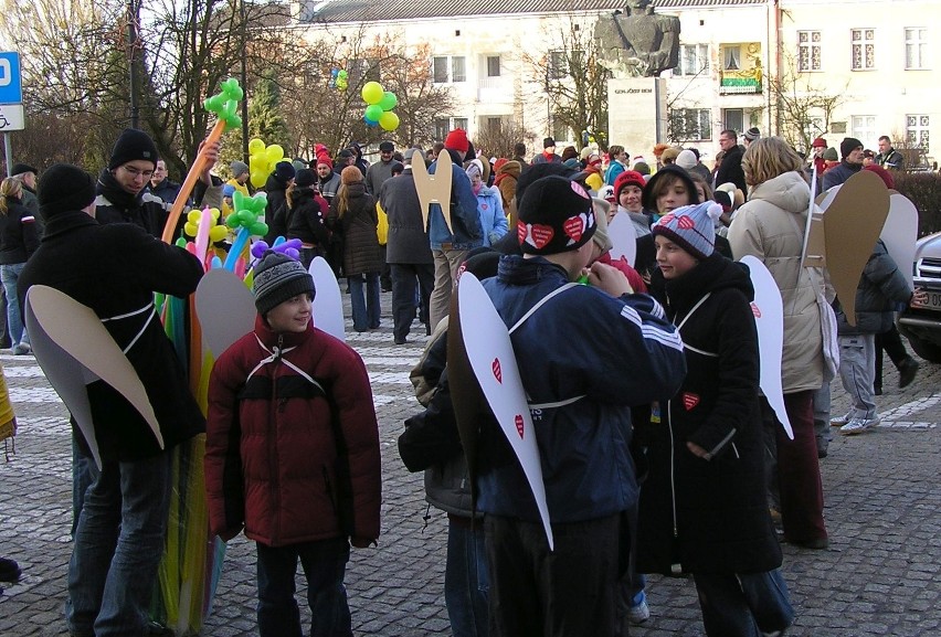 Wielka Orkiestra Świątecznej Pomocy w Ostrołęce. 27. finał już 13 stycznia, a na razie wspominamy. Archiwalne zdjęcia z finału w 2005 roku