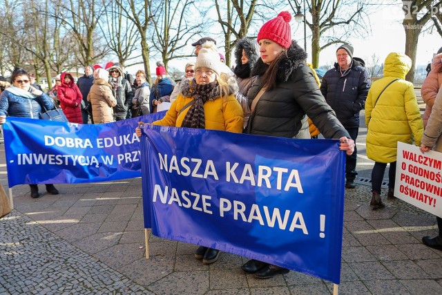 Pikieta nauczycieli w Szczecinie